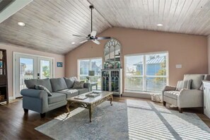 Smart TV, books, offices