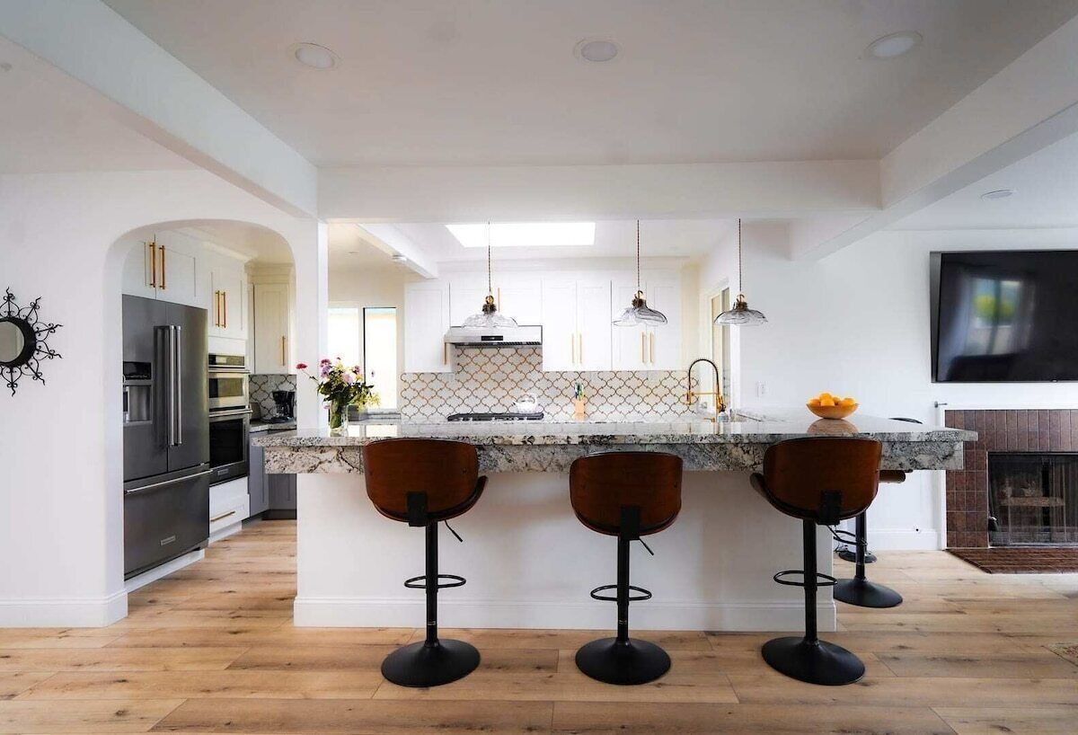 雪櫃、微波爐、焗爐、爐具