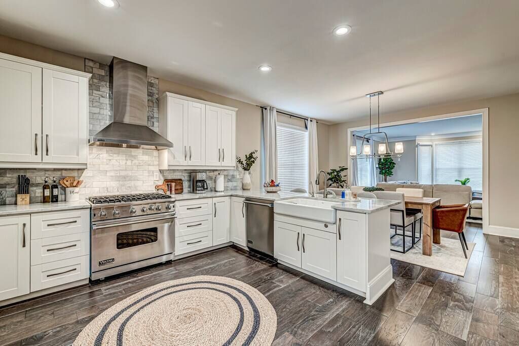In the Heart of Downtown Indy - Sleeps 14!