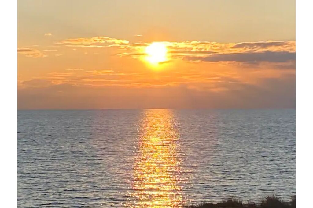 Lake Michigan beachfront - fantastic view of Lake Michigan - short walk to beach