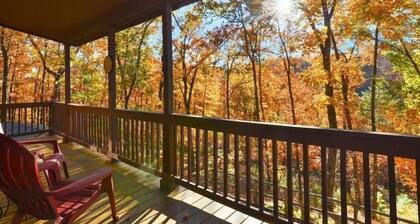 Cozy Private Cabin - Hot Tub, Pool Table, Fire Pit, Near Lake & MORE!