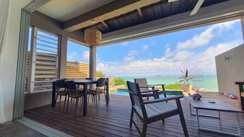 Luxury Villa | Terrace/patio