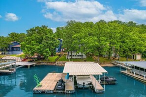 Marina - The Kelley's Lakefront Escape LOTO (Sunrise Beach)