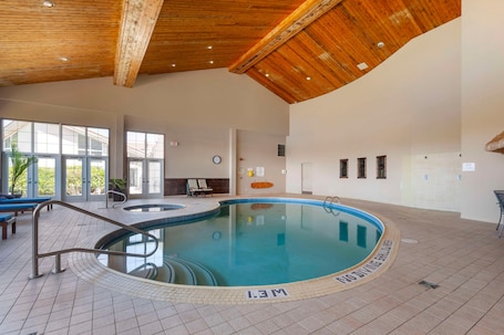 Pool. Christie's Mill Inn & Spa, BW Premier Collection