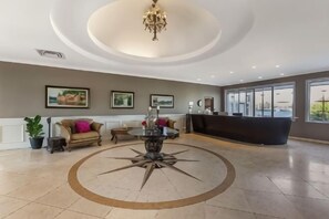 المنشأة من الداخل