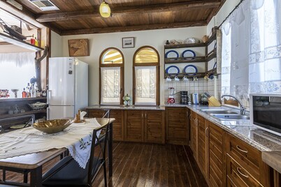 SELANA HOUSE WITH OUTDOOR POOL