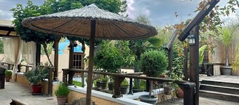 SELANA HOUSE WITH OUTDOOR POOL