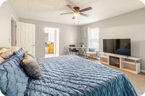 1 habitación, tabla de planchar con plancha, wifi gratis y ropa de cama 