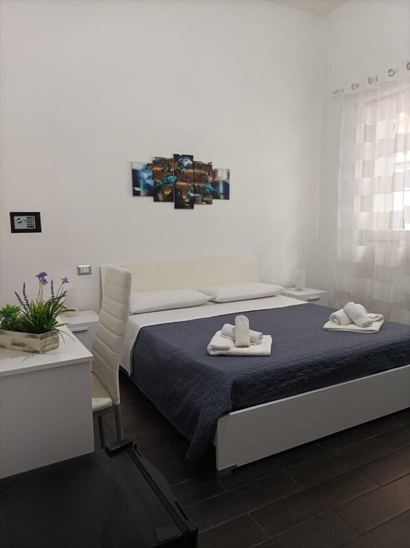 Neljän hengen comfort-huone (2) | Ylelliset vuodevaatteet, minibaari, tallelokero huoneessa