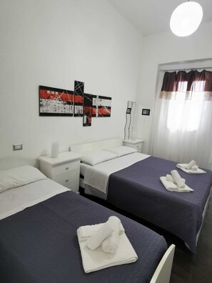 Luxury Triple Room | Premium bedding, minibar, in-room safe, individually furnished - Rimalusa B&B (Gallipoli)