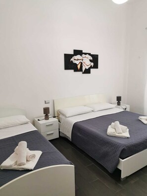 Comfort Triple Room | Premium bedding, minibar, in-room safe, individually furnished - Rimalusa B&B (Gallipoli)