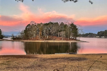 Hot Springs Vacation Rental | 3BR | 2.5BA | Step-Free Access