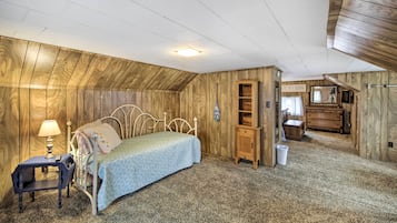 2 Schlafzimmer, Schreibtisch, Bügeleisen/Bügelbrett, Reisekinderbett