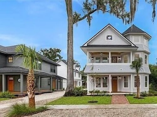 Gator Grove - Queen Ann White - New Build!