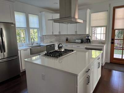 Gator Grove - Colonial House - Brand New Build!