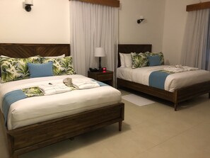 4 Schlafzimmer, Zimmersafe, Bügeleisen/Bügelbrett, WLAN