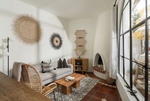 Téléviseur, bureau