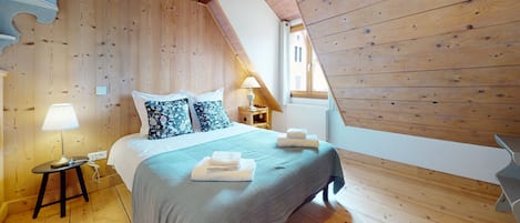 2 makuuhuonetta, silitysrauta/-lauta, ilmainen Wi-Fi, vuodevaatteet