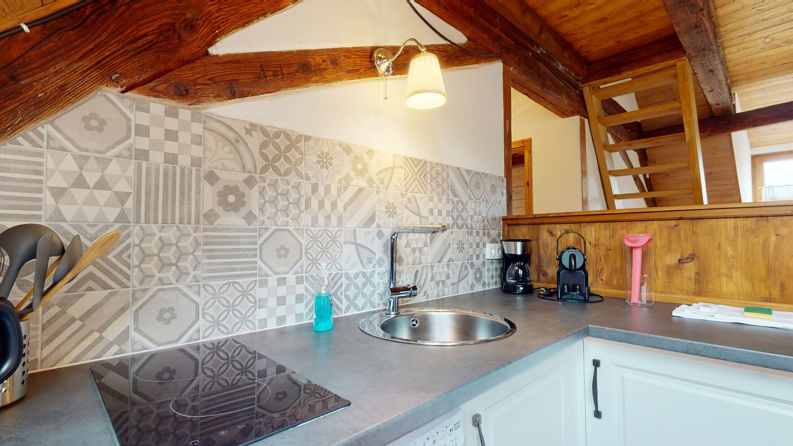 Fridge, microwave, dishwasher, coffee/tea maker