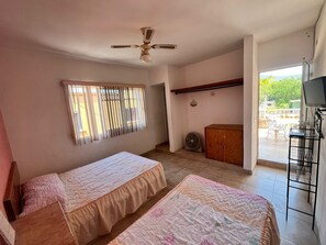 Chambre Double Tradition, 5 chambres, vue montagne | Wi-Fi gratuit, draps fournis