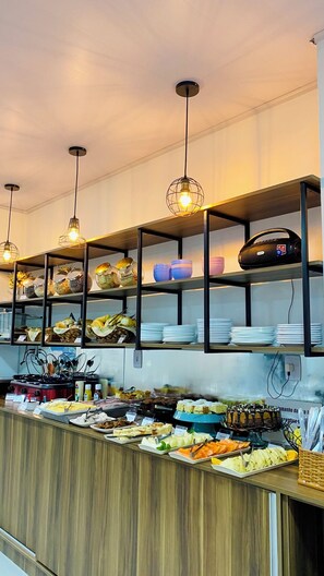 Ilmainen päivittäinen buffetaamiainen