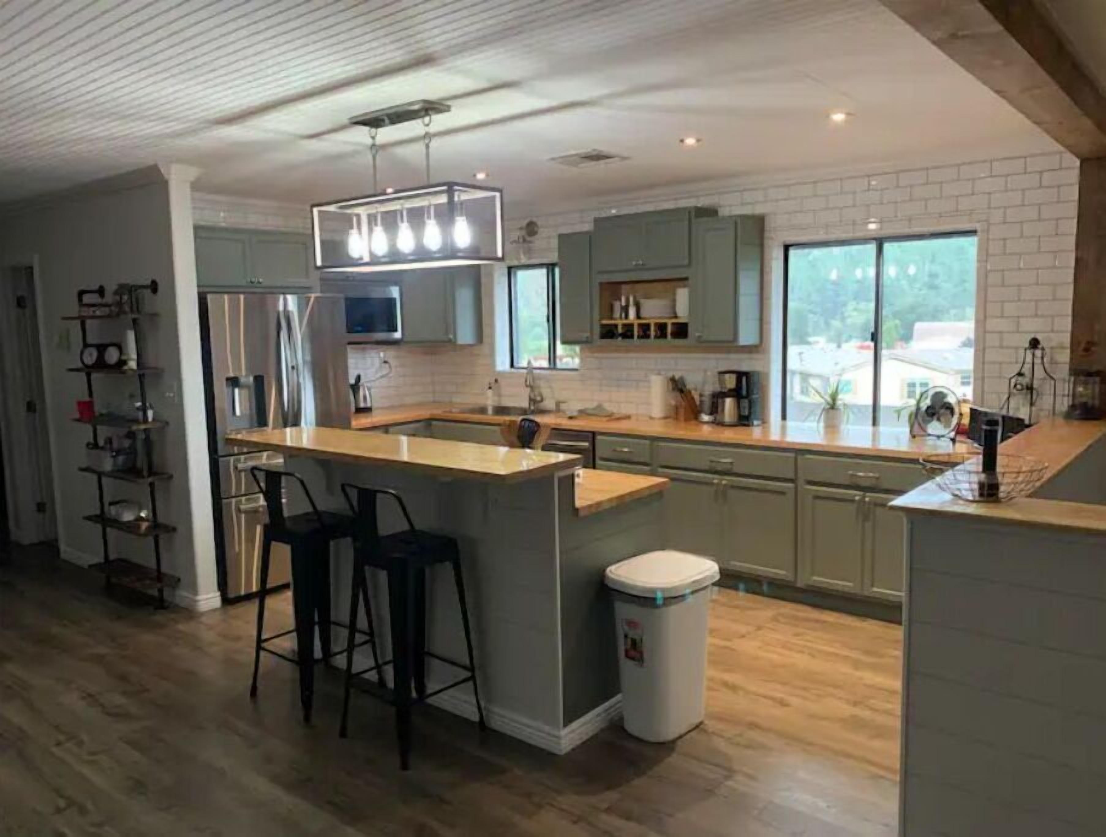 Fridge, microwave, stovetop, electric kettle