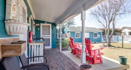 1 BR Efficiency in Private Historic Motel w pool!