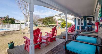 1 BR Efficiency in Private Historic Motel w pool!