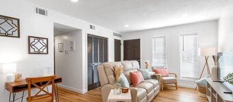 Come and enjoy our coastal themed 2 bed, 1 bath apartment