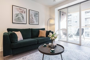 Apartment, 1 Bedroom | Living area