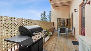 Outdoor dining - Pelicans at the Ozone (Queenscliff)