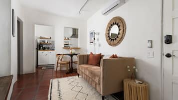 テレビ、書斎 / ワークスペース