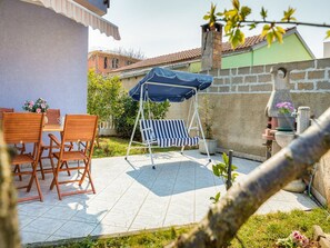 Outdoor dining - Apartment Dana - Two Bedroom Apartment with Terrace (Fazana)