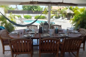 Dining - WALK TO MARRIOTT BEACH - CLEAN AND COZY FAMILY FRIENDLY HOME - PRIVATE POOL! (Noord)