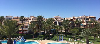Beautiful renovated townhouse 30m from the beach in Torrevieja.