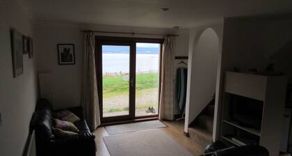 Kestrel, Longhouse Cottages