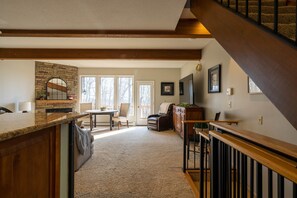 Smart TV, lareira, DVD player