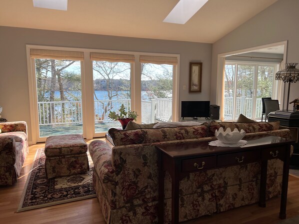 Smart TV, DVD player, books, music library