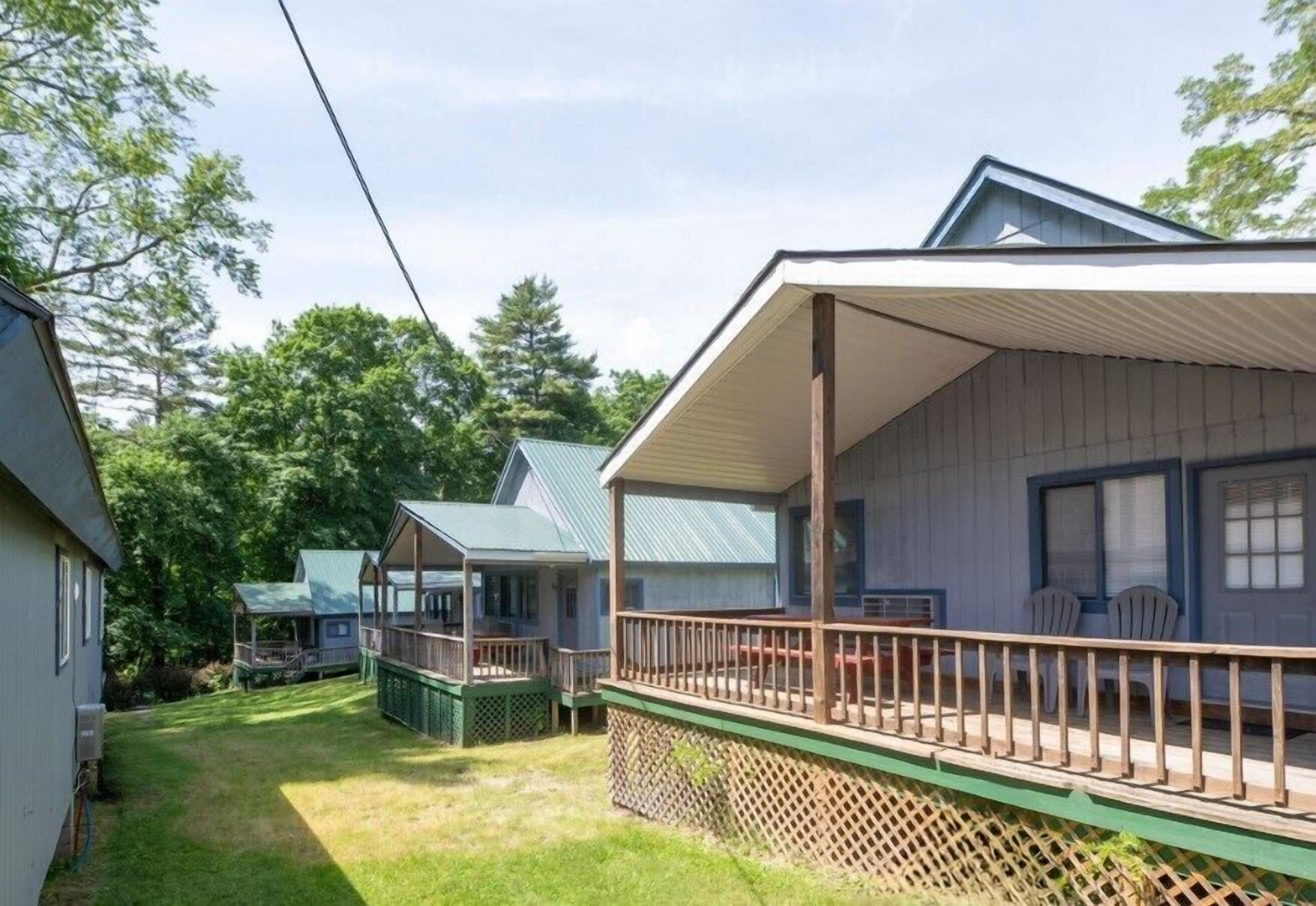 Superior Three-Bedroom Chalet | Hypo-allergenic bedding, individually decorated, individually furnished