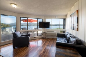 Svit Standard - 2 sovrum (2 Bedroom Lakeview Suites) | Allergitestade sängkläder, individuell inredning och unika möbler