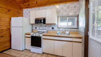 標準洋房, 3 間臥室 (Superior 3 Bedroom Bungalow) | 私人廚房 | 微波爐、咖啡機/沖茶器、烤麵包機
