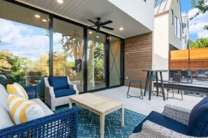 Outdoor dining - Karnau Haus at Camp Warnecke*Comal Riverfront w/ Pool*Walk to Downtown NBTX (New Braunfels)