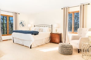 4 habitaciones, tabla de planchar con plancha, cuna de viaje y wifi 