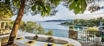 Vasiliki's Villa; Beach Front