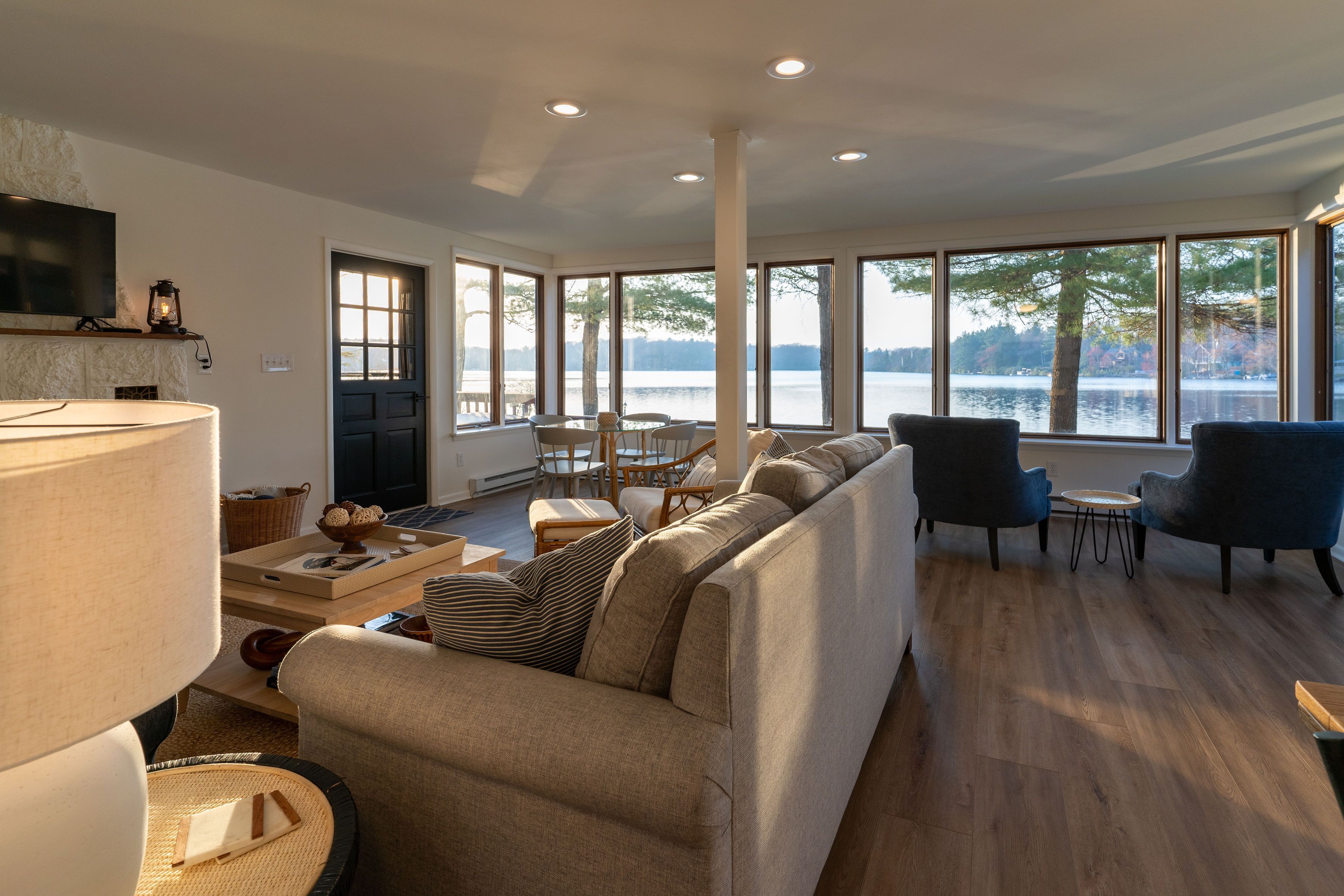 Peaceful Lakefront Retreat