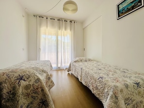 3 chambres, fer et planche à repasser, Wi-Fi, literie fournie