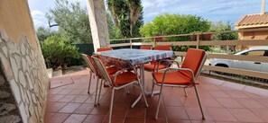 Outdoor dining - Detached Property with garden and a view on the Sea near Palermo, Sicily (Altavilla Milicia, Torre Colonna-Sperone)