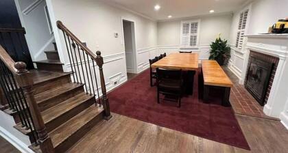 Towson Beautiful Home 5 minutes from Everything Towson