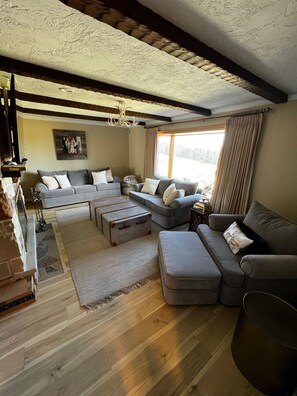 Living area - Brick Ranch in Country Setting (Midland)