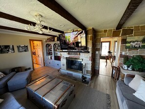 Living area - Brick Ranch in Country Setting (Midland)